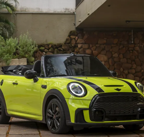 MINI Cooper Amarelo conversível