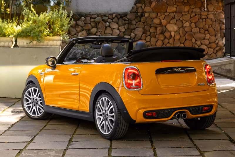 MINI Cooper Laranja conversível em Gramado — foto 2