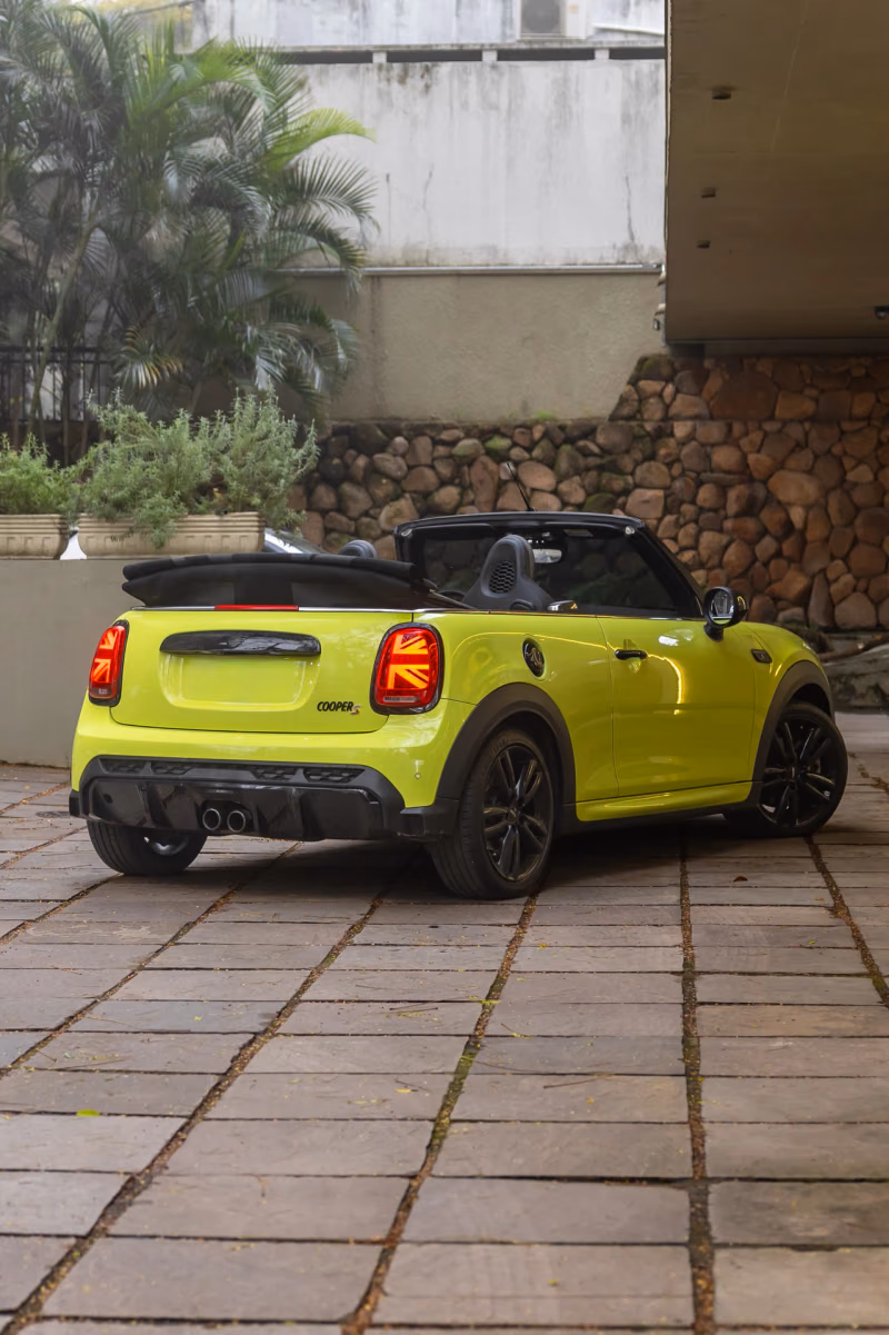 MINI Cooper Amarelo conversível em Gramado — foto 2
