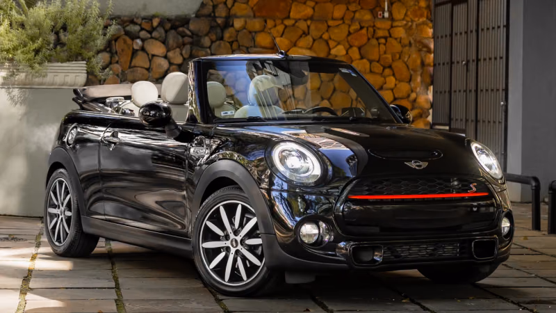 MINI Cooper Preto conversível em Gramado — foto 1
